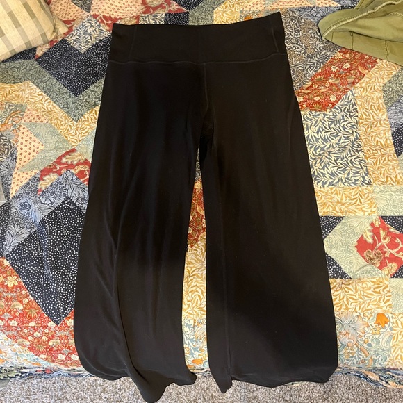 Athleta Wide Leg Cropped Leggings - Picture 1 of 3